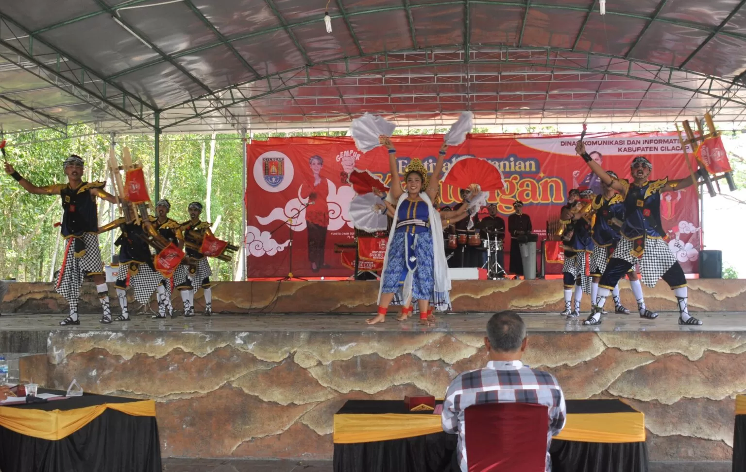 Pemerintah Cilacap mengadakan Festival Kentongan