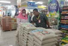 Pemkot Semarang Minta Masyarakat Tak Panik Atas Kenaikan Harga Beras