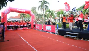 Smartfren Ajak Warga Kendal Lari Bareng di Fun Run 2025, Tandai Perluasan Jaringan
