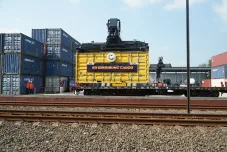 KAI Daop 4 Semarang Resmikan Perjalanan Perdana KA Brumbung Cargo Relasi Pasoso–Brumbung