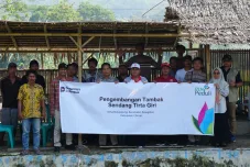 PLN UIP JBT Dukung Ketahanan Pangan melalui Bantuan Sarana Perikanan bagi KUB Senteg di Cilacap