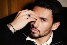 Nathan Tjoe-A-On Jadi Wajah Baru Men’s Jewelry MONDIAL, Angkat Pesona di Luar Lapangan