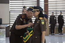 Kajati Teguh Subroto Lantik Waito Wongateleng sebagai Wakajati Jateng