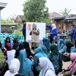 SIGESIT CAMPUREJO : PPK Ormawa KAMADIKSI UDINUS Ubah Sampah Plastik Menjadi Produk Bernilai Guna melalui Pojok Literasi Hijau Lestari Kuning dan Hitam Minimalist Modern Aksi Belajar Produktif Instagram Carousel – 5