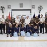 Mengubah Jarak Menjadi Kepedulian, Kajati Teguh Subroto dan IAD Menyapa dan Berbagi Warga Binaan Nusakambangan IMG-20260916-WA0016