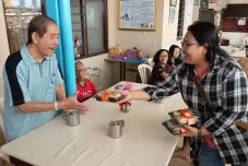 JNE Semarang Bersama Wartawan Ekonomi Salurkan Bantuan untuk Lansia Panti Wredha Rindang Asih II